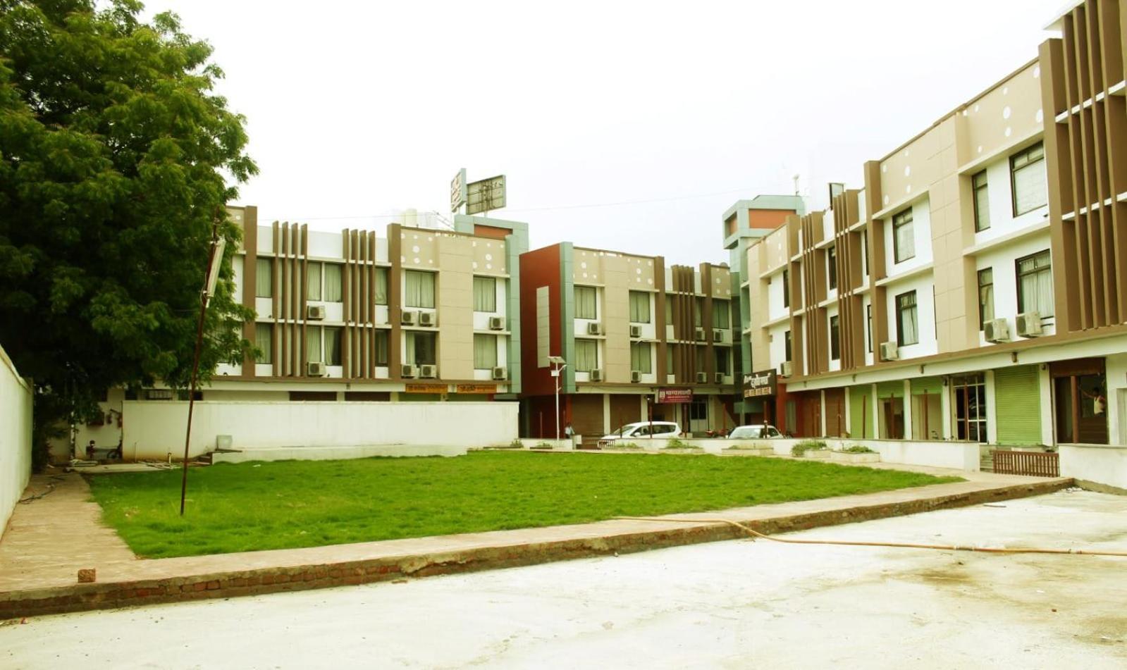 7Th Sky Hotel & Restaurent Sirohi Exterior foto